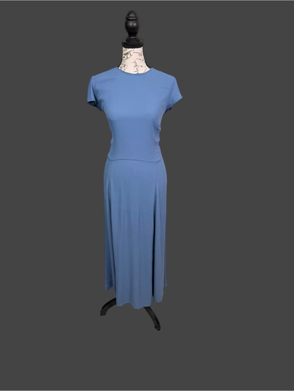 Reformation size 12 blue midi/maxi dress Nordstrom NWOT
Reg$218 Now$120 - Picture 7 of 8